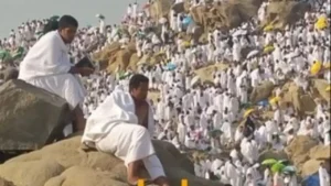 وزارة الداخلية تحذر الحجاج من الخروج أثناء ارتفاع درجات الحرارة في موسم حج 2026